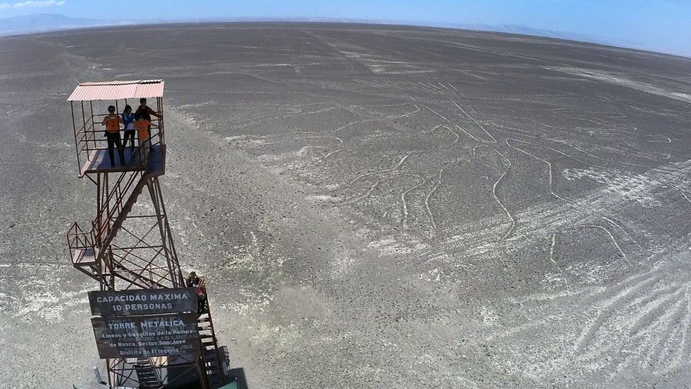 Después de Machu Picchu, las líneas de Nasca son el segundo destino turístico más frecuentado de Perú. Torre de observación de las líneas de Nasca.