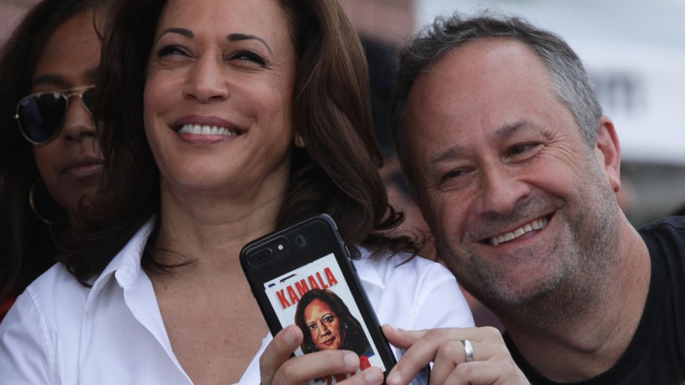 Kamala Harris y Doug Emhoff