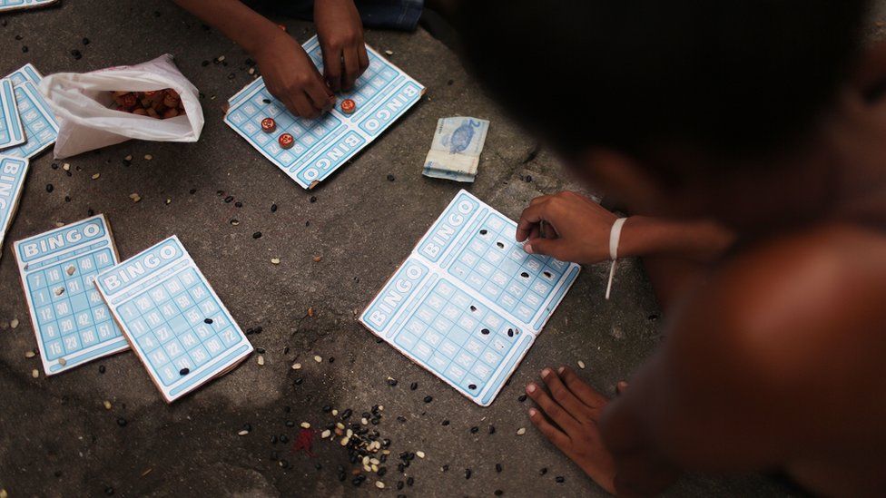 Resulta más difícil mantener la concentración cuando las preocupaciones invaden nuestro cerebro. Pobreza en Brasil