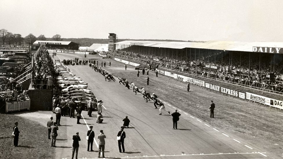 Старт гонки в Сильверстоуне в 1950 году