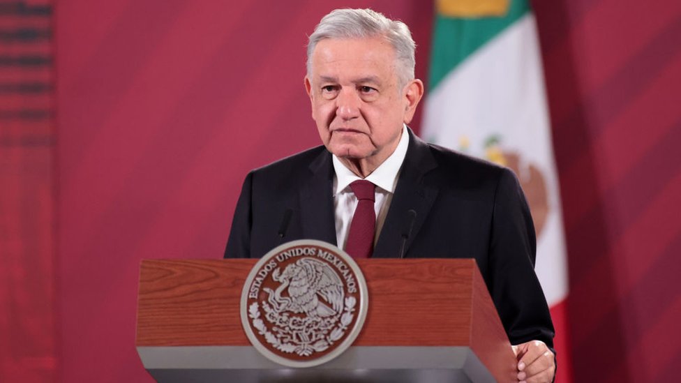 El presidente de México, Andrés Manuel López Obrador, al anunciar que su país y Argentina producirán para América Latina la vacuna desarrollada por la Universidad de Oxford con el laboratorio AstraZeneca
