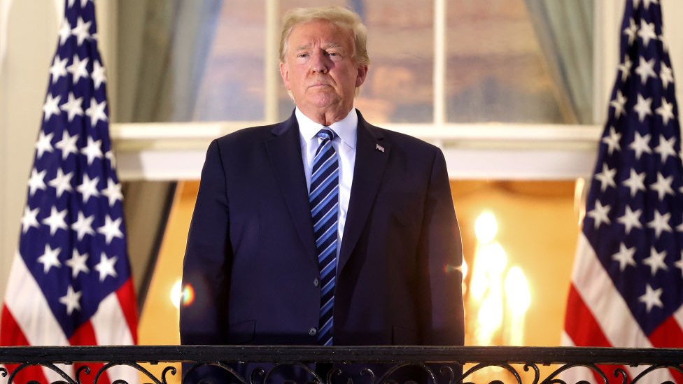 Трамп на балконе Белого дома
