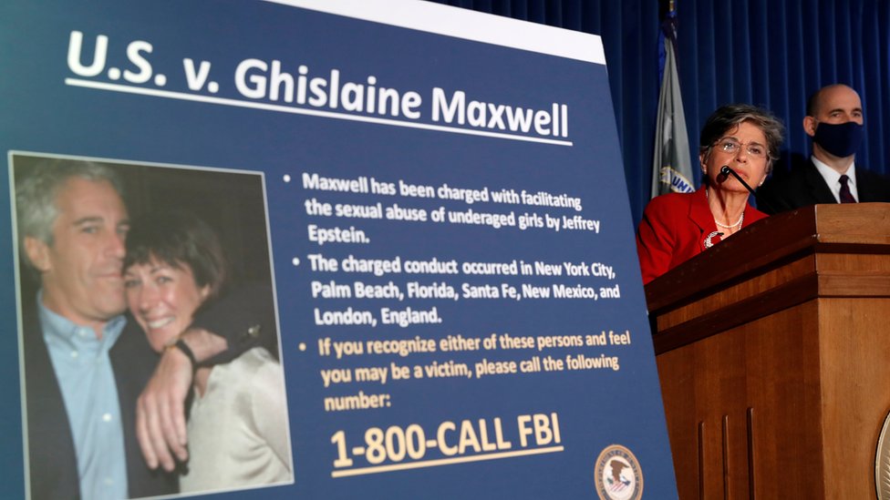 Fiscal de Nueva York junto ala lista de cargos contra Ghislaine Maxwell