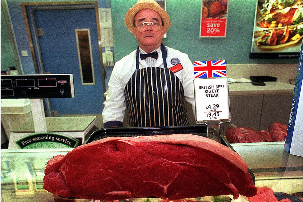 Meat counter in Sainsbury's 26 Oct 1999