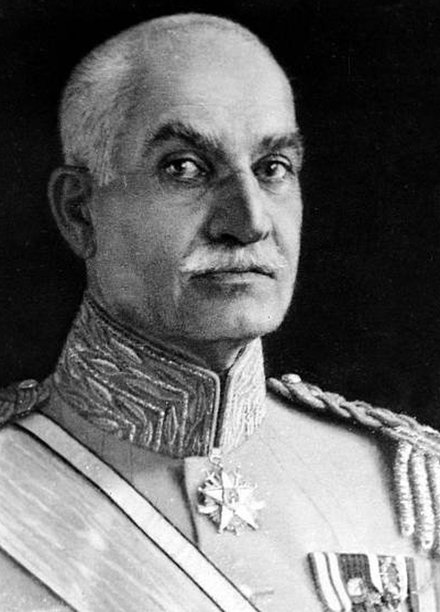 أجبر البريطانيون رضا شاه، المشتبه في تعاطفه مع ألمانيا، على التنازل عن العرش