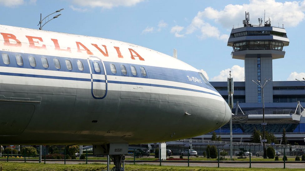 طائرة بيلافيا في مطار مينسك