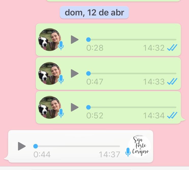 Reprodução de conversa com áudios de WhatsApp