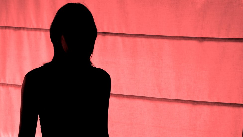 La sombra de una mujer