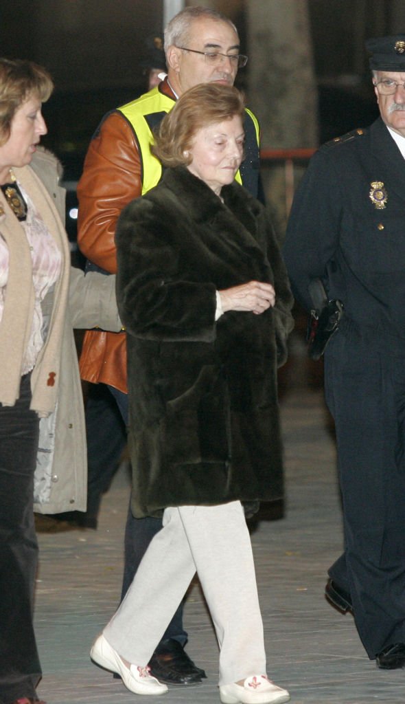 La expresidenta de Argentina Isabel Perón Madrid tras su liberación, el 12 de enero de 2007. Perón fue arrestada en su casa por una orden internacional por cargos en su contra por delitos cometido durante su gobierno.
