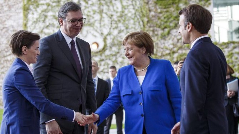 Ana Brnabić i Aleksandar Vučić na samitu u Berlinu sa Angelom Merkel i Emanuelom Makronom, april 2019.
