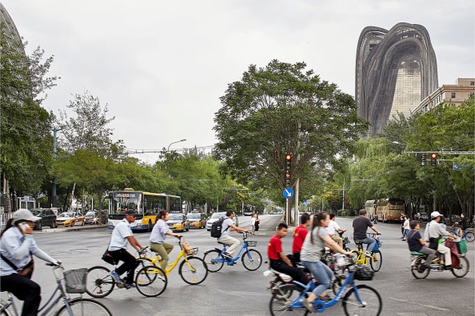 自2016年以來，共享單車在北京遍地開花。人們又開始騎自行車進行短途通勤。