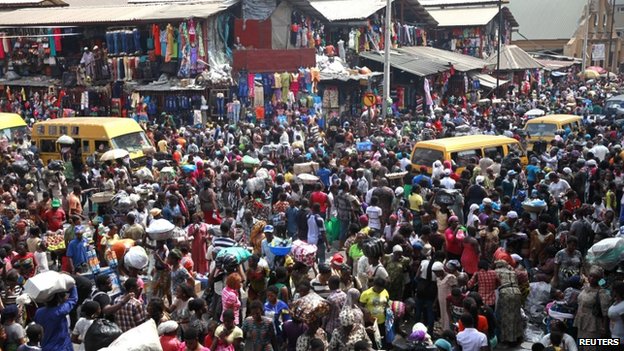 Mercado central de Balogun en Lagos, Nigeria