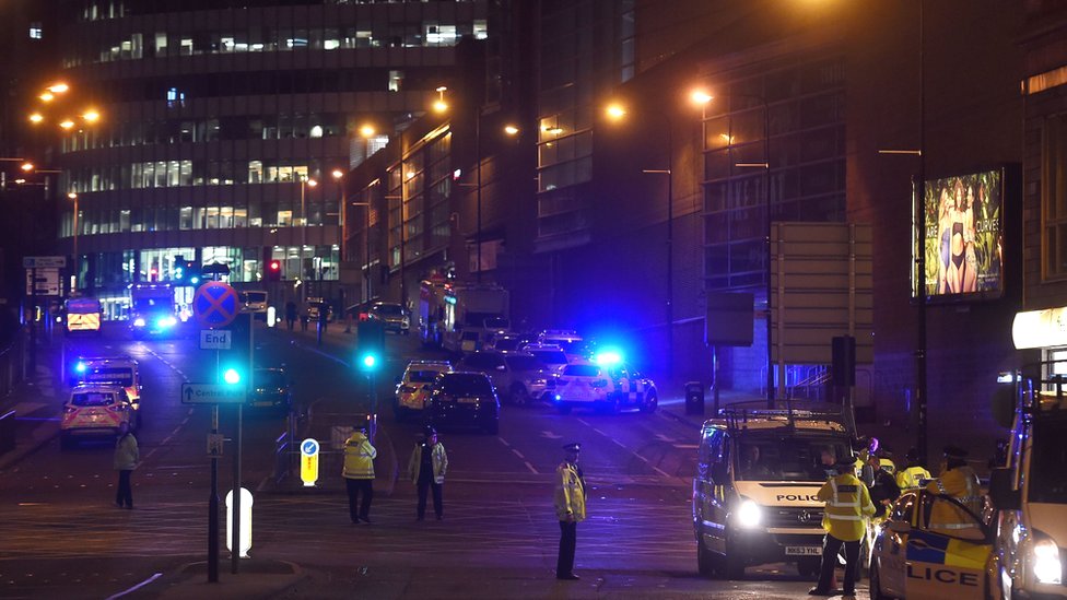 Полиция возле Манчестер Арены после нападения