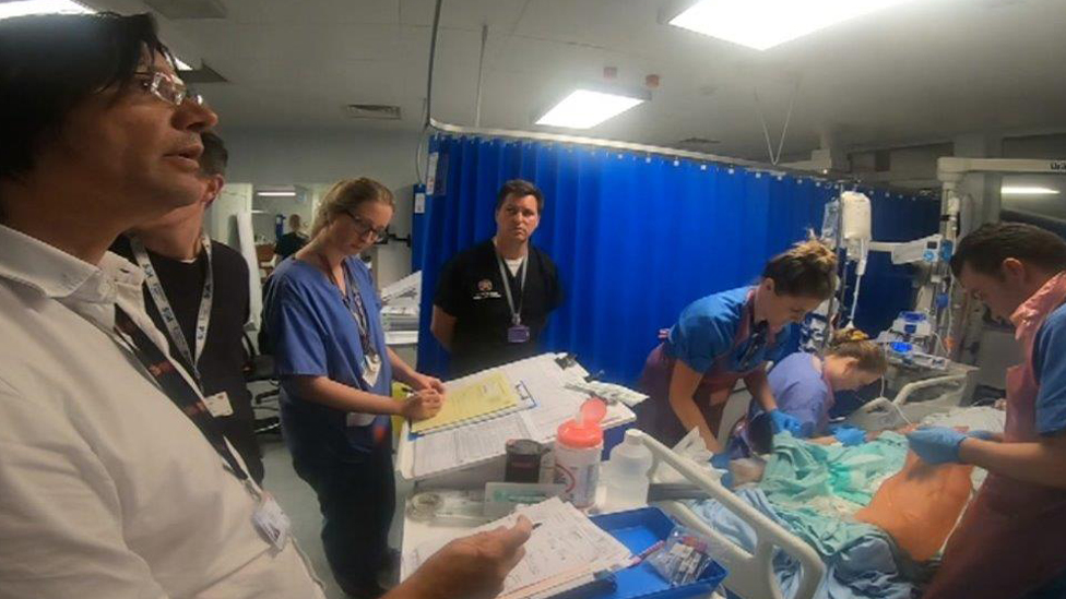 Медицинский персонал задействовал 54 пациента из Уэльса в испытании охлаждения