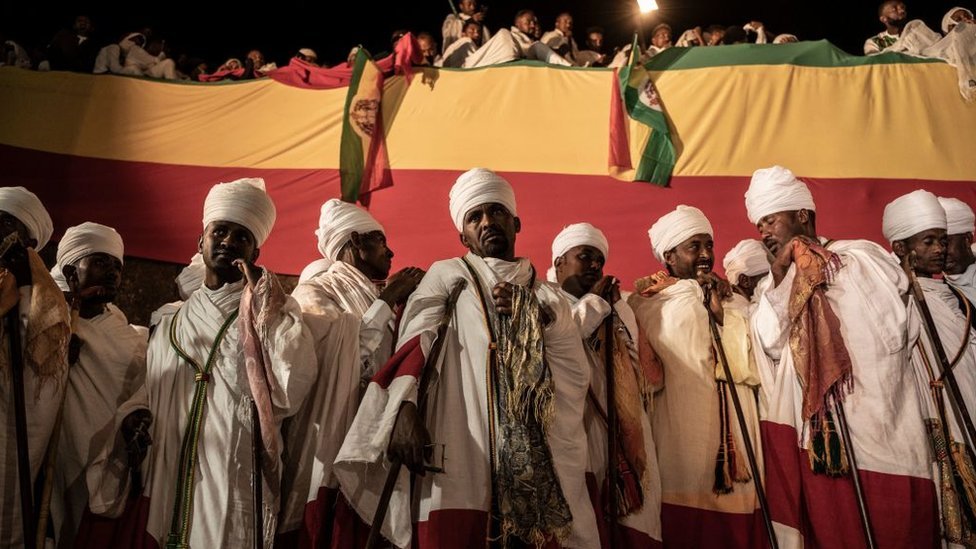 يحتفل المؤمنون في إثيوبيا