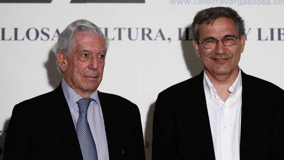 Orhan Pamuk y Mario Vargas Llosa