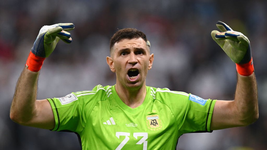 World Cup 2022: Emiliano Martinez's penalty shootout mind games help Argentina to victory