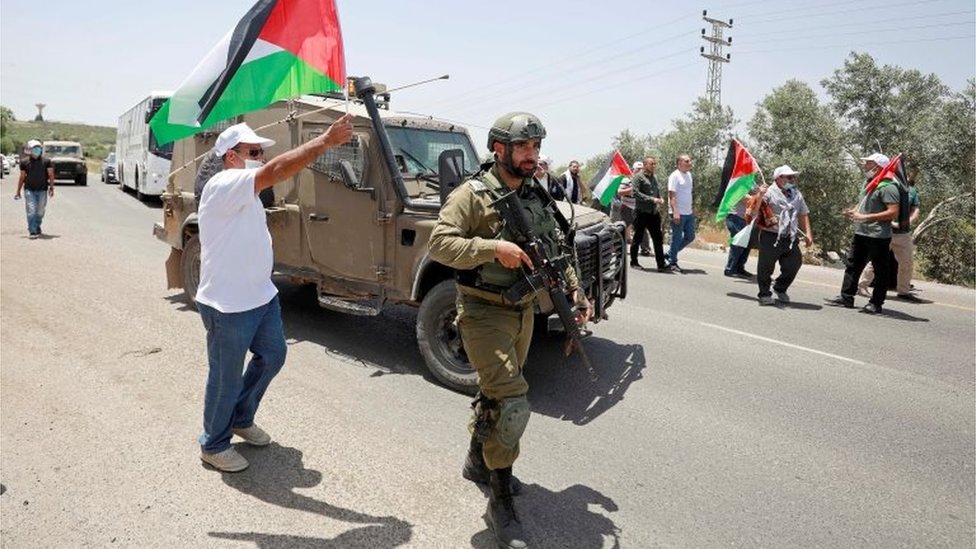Палестинцы возле Тулькарма протестуют против израильского плана аннексии Западного берега (05.06.20)