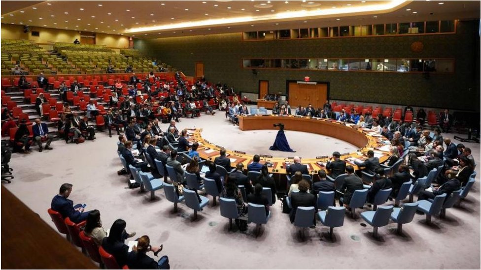 以色列駐聯合國大使埃爾丹敦促安理會「在為時已晚之前對伊朗實施一切可能的制裁」；伊朗駐聯合國大使阿米爾·賽義德·伊拉瓦尼則表示，伊朗的行動是必要且適當的。