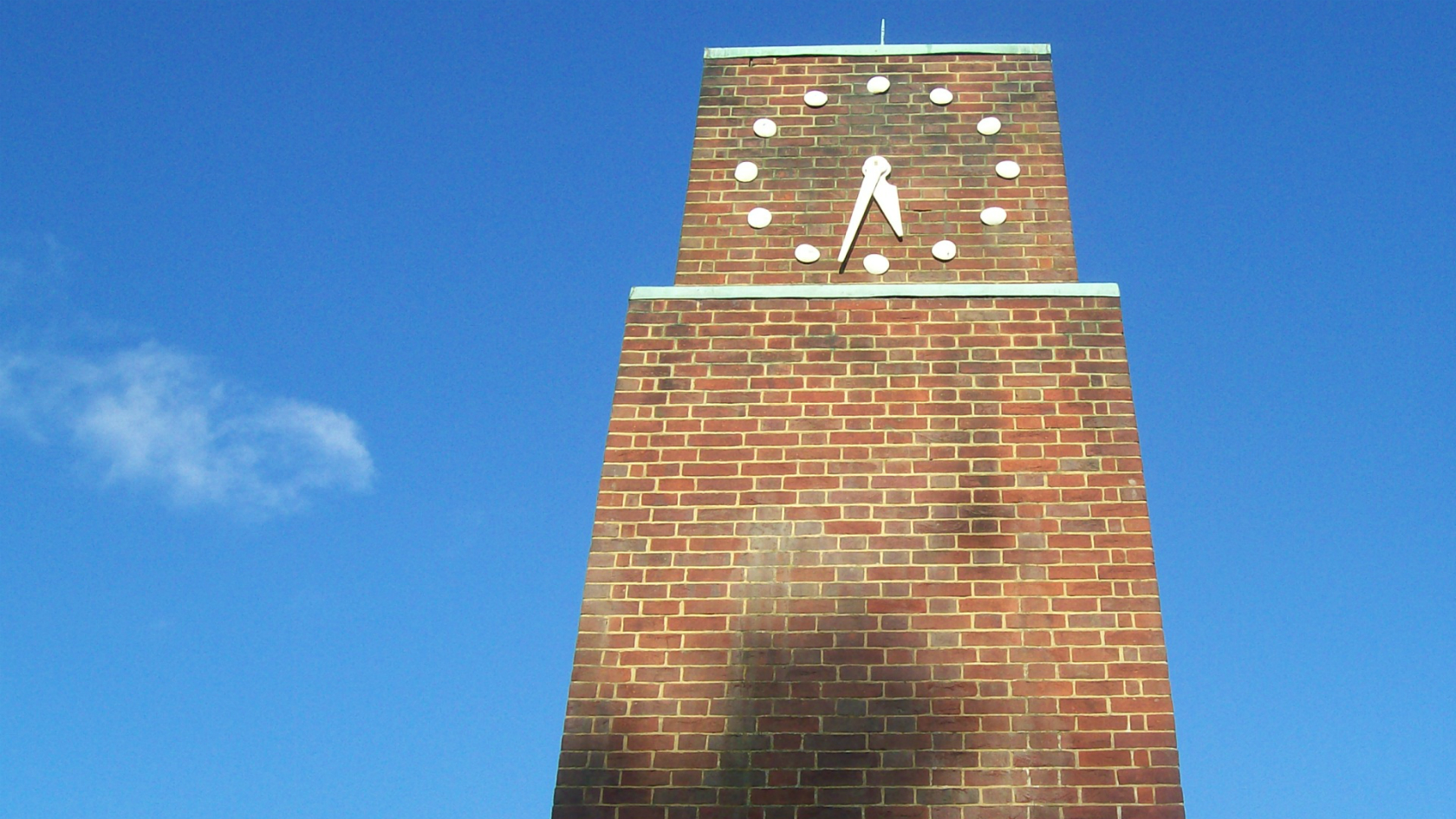 BBC Local Live Beds, Herts & Bucks on Thursday, 12 May 2016 BBC News