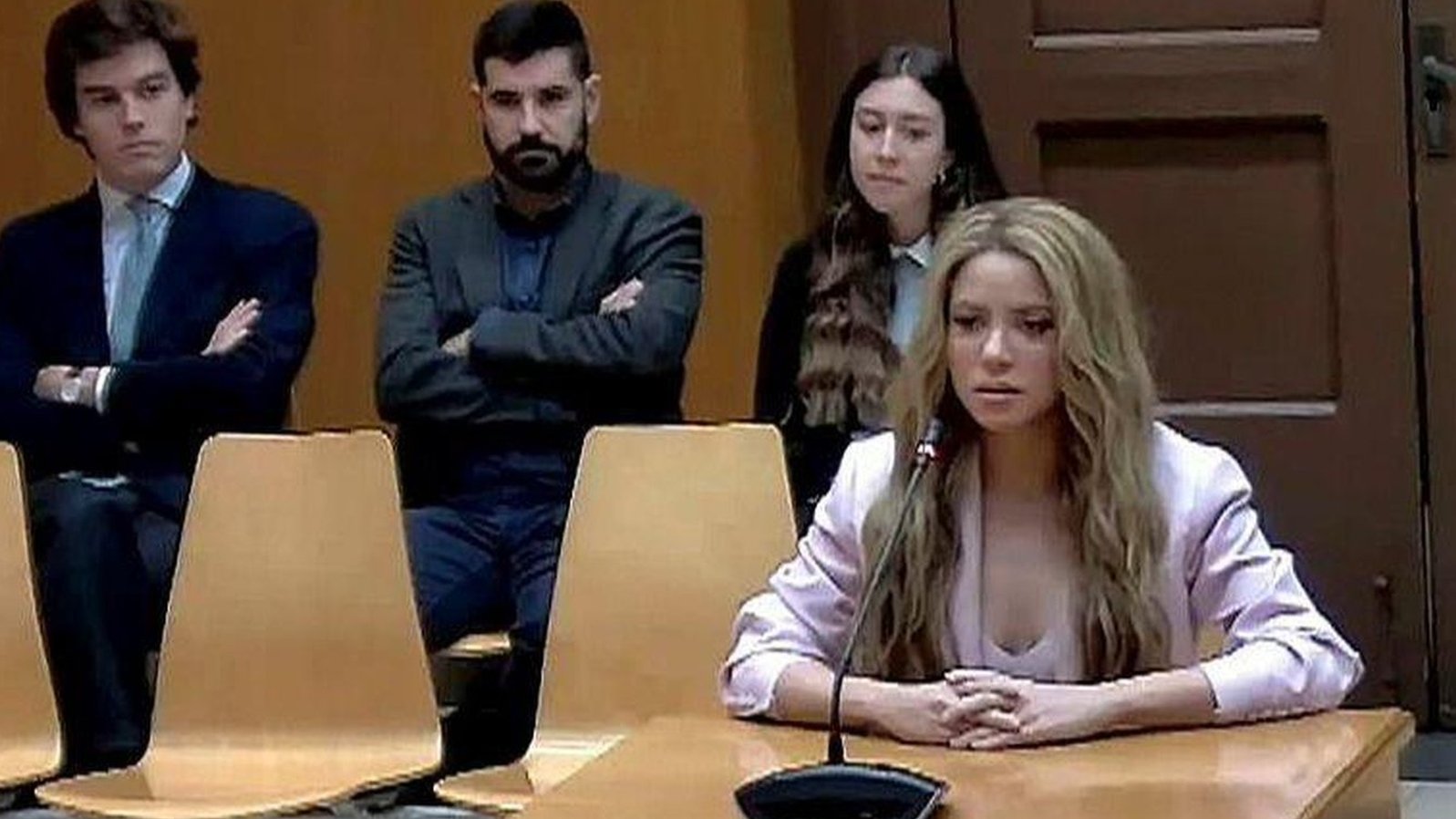 Shakira: Singer settles Spanish tax fraud case with €7.5m fine