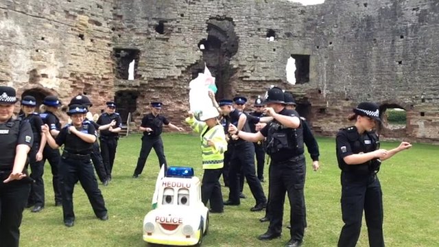 North Wales Police in 'running man' dance challenge