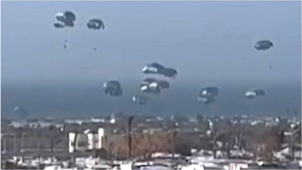 降落傘降落在加沙