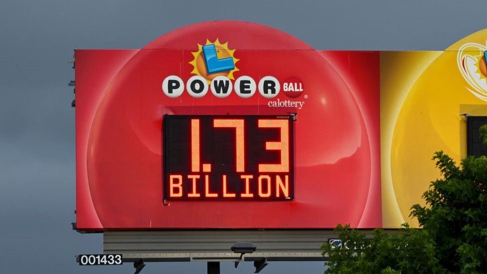 Winning ticket in $1 billion Powerball jackpot sold in California