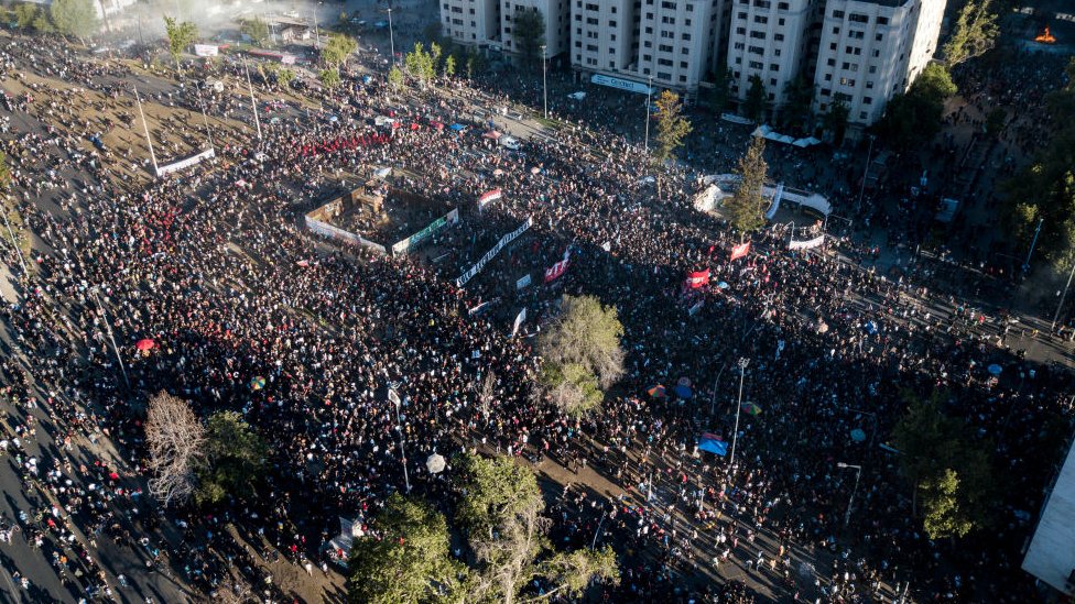 Protestas en Plaza Baquedano, Santiago, Chile