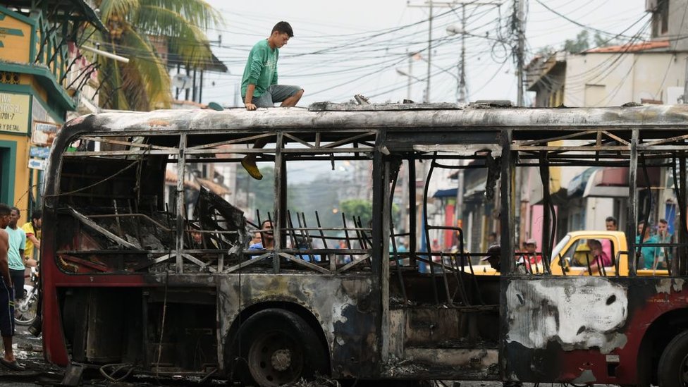 Autobús quemado