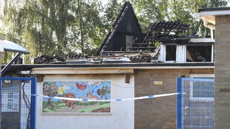 Последствия пожара в начальной школе Даксфорда