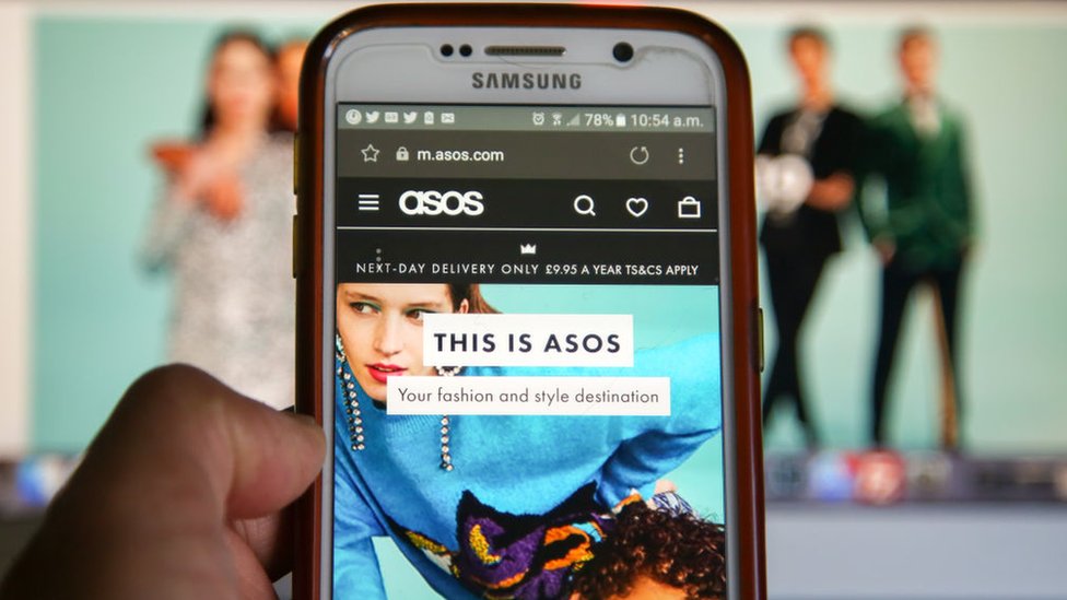 Экран Asos на мобильном