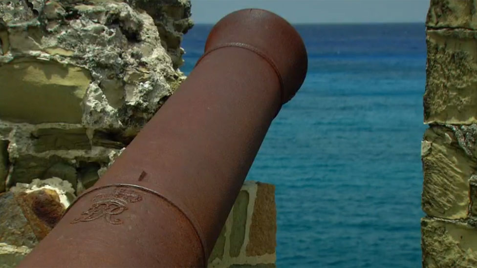 El poderío naval británico le dio la supremacía en la región. Cañón británico en Antigua