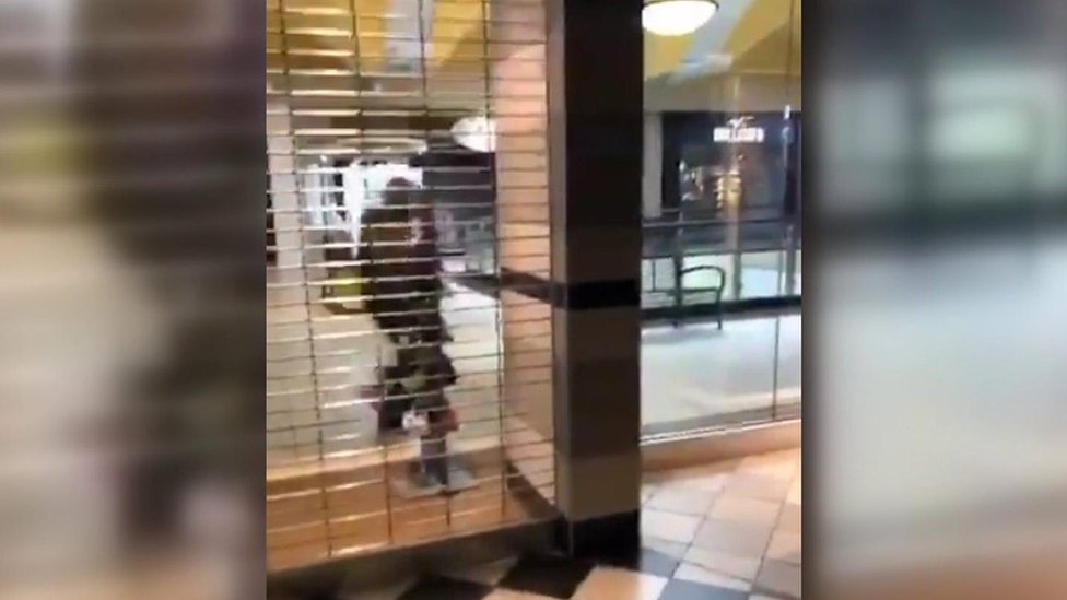 صورة للشرطة وهي تتعامل مع مسلح دايتون