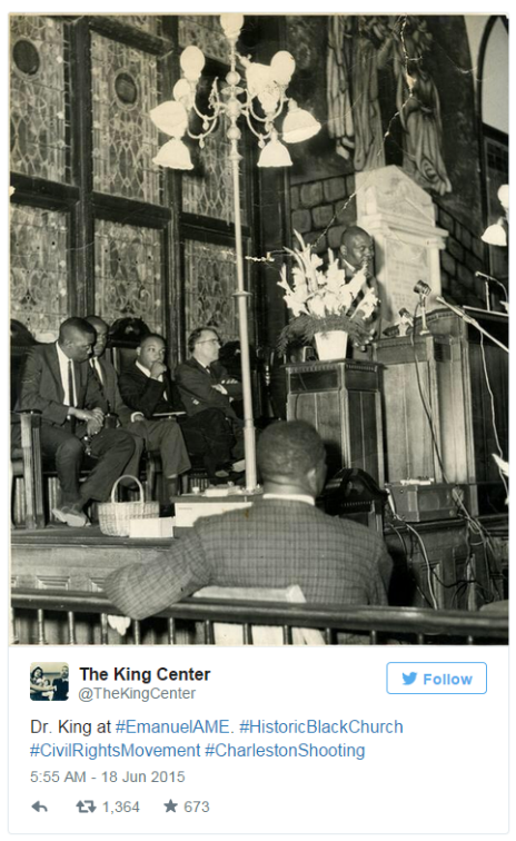 Твит The King Center, показывающий Мартина Лютера Кинга в церкви Эмануэля AME в Чарльстоне, Южная Каролина - 13 апреля 1962 г.