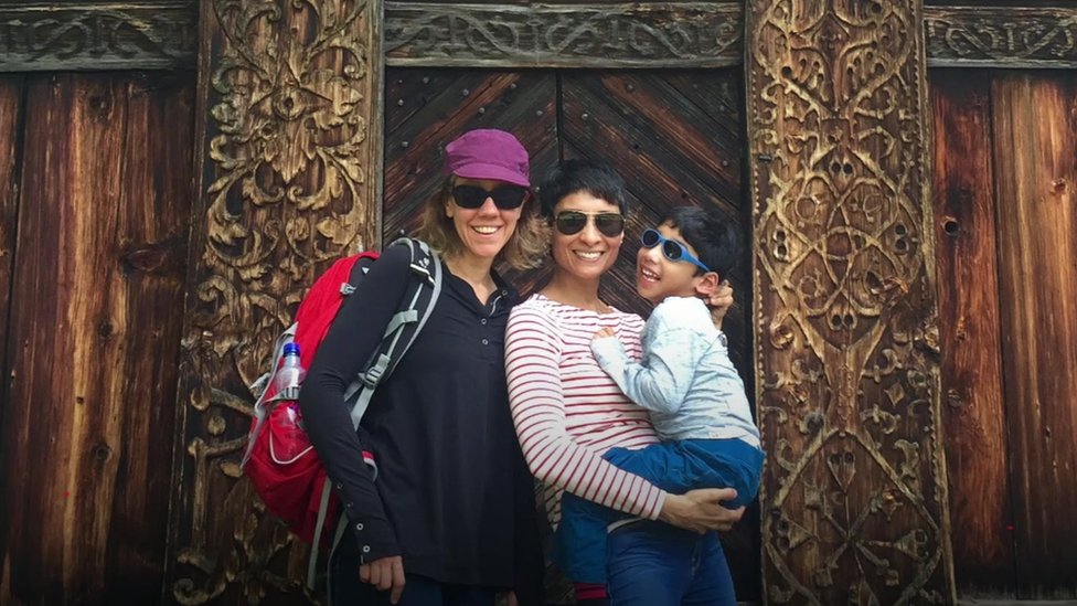 La familia durante un viaje a India. Bekth