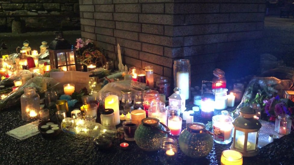 Дани и бдения при свечах были проведены в Бриксхэме