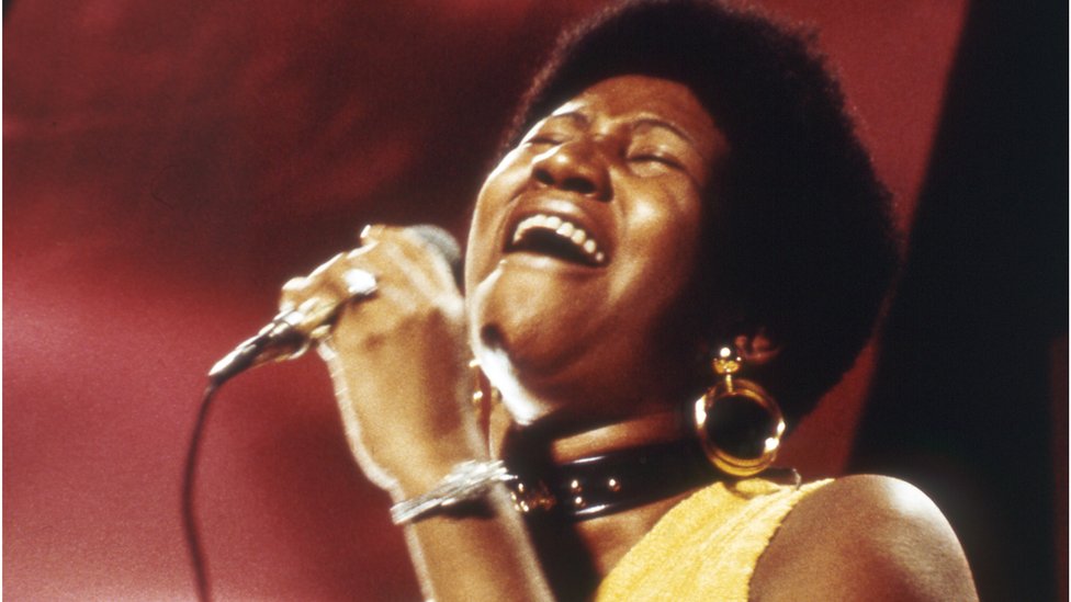 Aretha Franklin: Stars pay tribute to 'the Queen of our souls' - BBC News