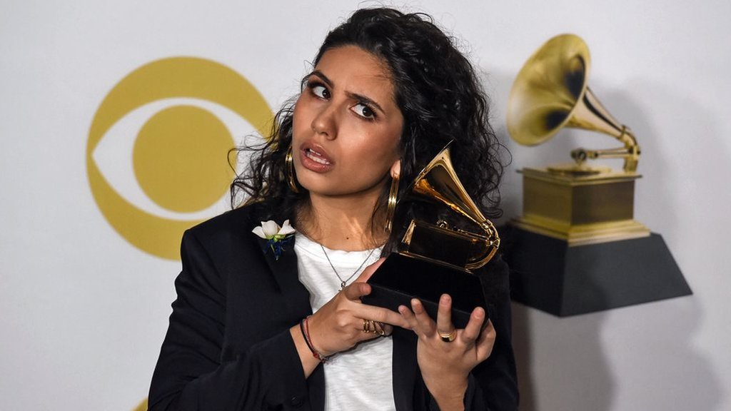 alessia cara grammy dress