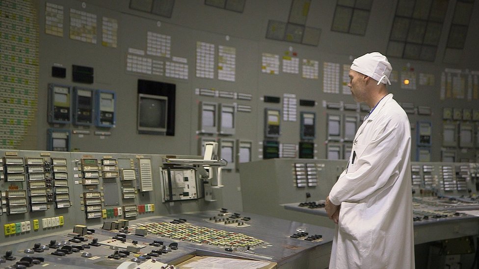 Scientist dentro de la planta nuclear de Chernobyl.