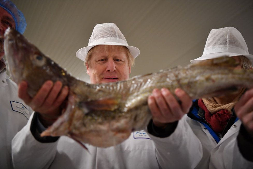 Борис Джонсон с рыбкой
