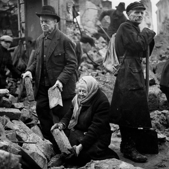 Reconstrucción en Dresden, Alemania. 1946