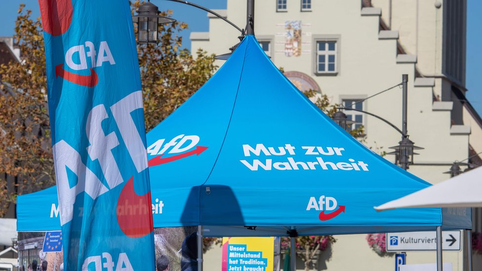 Стенд для агитации АдГ в Баварии 27 сентября
