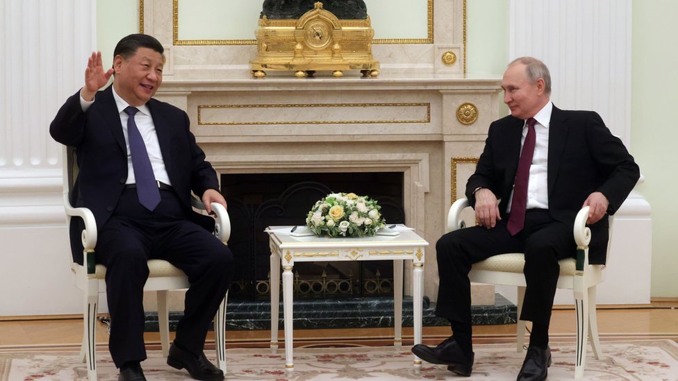 習近平（左）與普京（右）在莫斯科克里姆林宮內座談（20/3/2023）