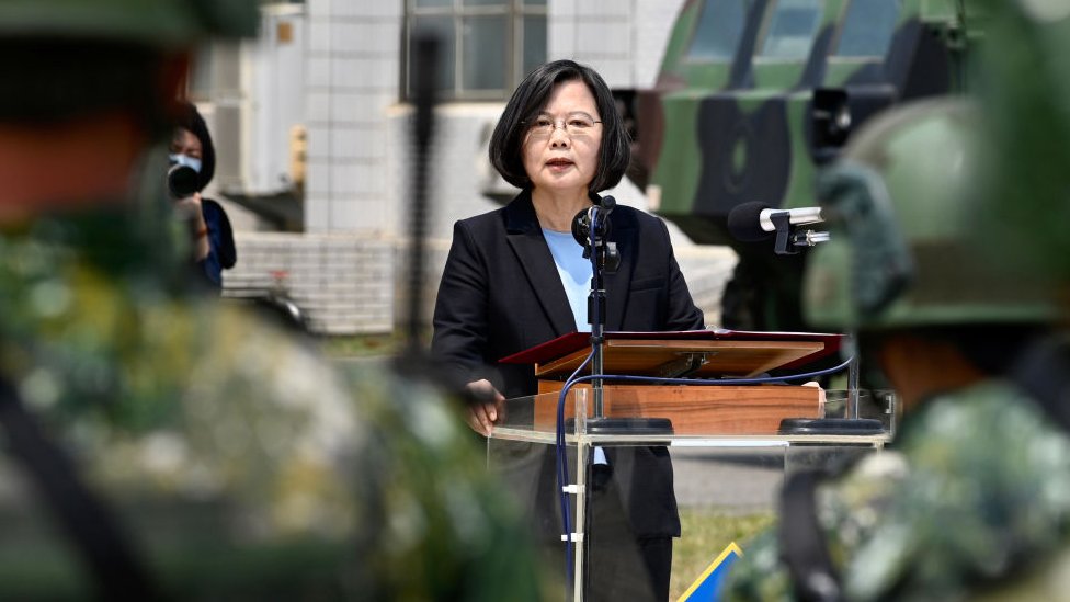 Tayvan lideri Tsai Ing-wen, geçen Aralık'ta Vuhan'da insanların gizemli bir virüs nedeniyle hasta olduğu haberlerinin duyulmasından sonra Vuhan'dan gelen tüm uçakların incelenmesi talimatını vermişti.