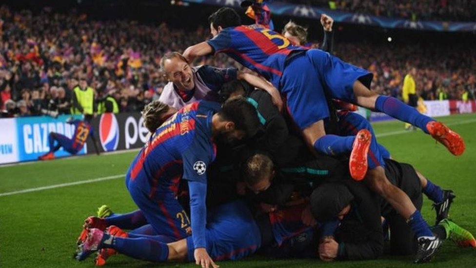 دوري أبطال أوروبا: قرعة دور الستة عشر توقع ليفربول أمام لايبزيغ وبرشلونة في مواجهة باريس سان جيرمان. 1 لاعبي فريق برشلونة