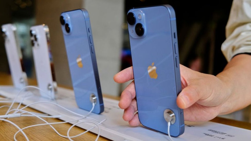 Foxconn: iPhone maker hikes pay ahead of new model launch