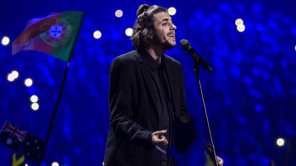 Es la primera vez que Portugal gana el Festival Eurovisión, que existe desde hace más de 60 años. Salvador Sobral cantando