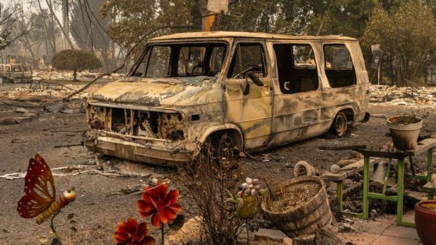 俄勒岡州一輛被燒燬的廂型車（Credit: GETTY IMAGES）