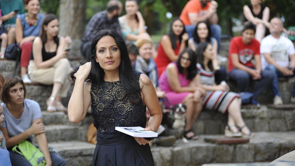 Autorka Kristina Ćetković na promociji knjige, podgorica 21.jun 2018.